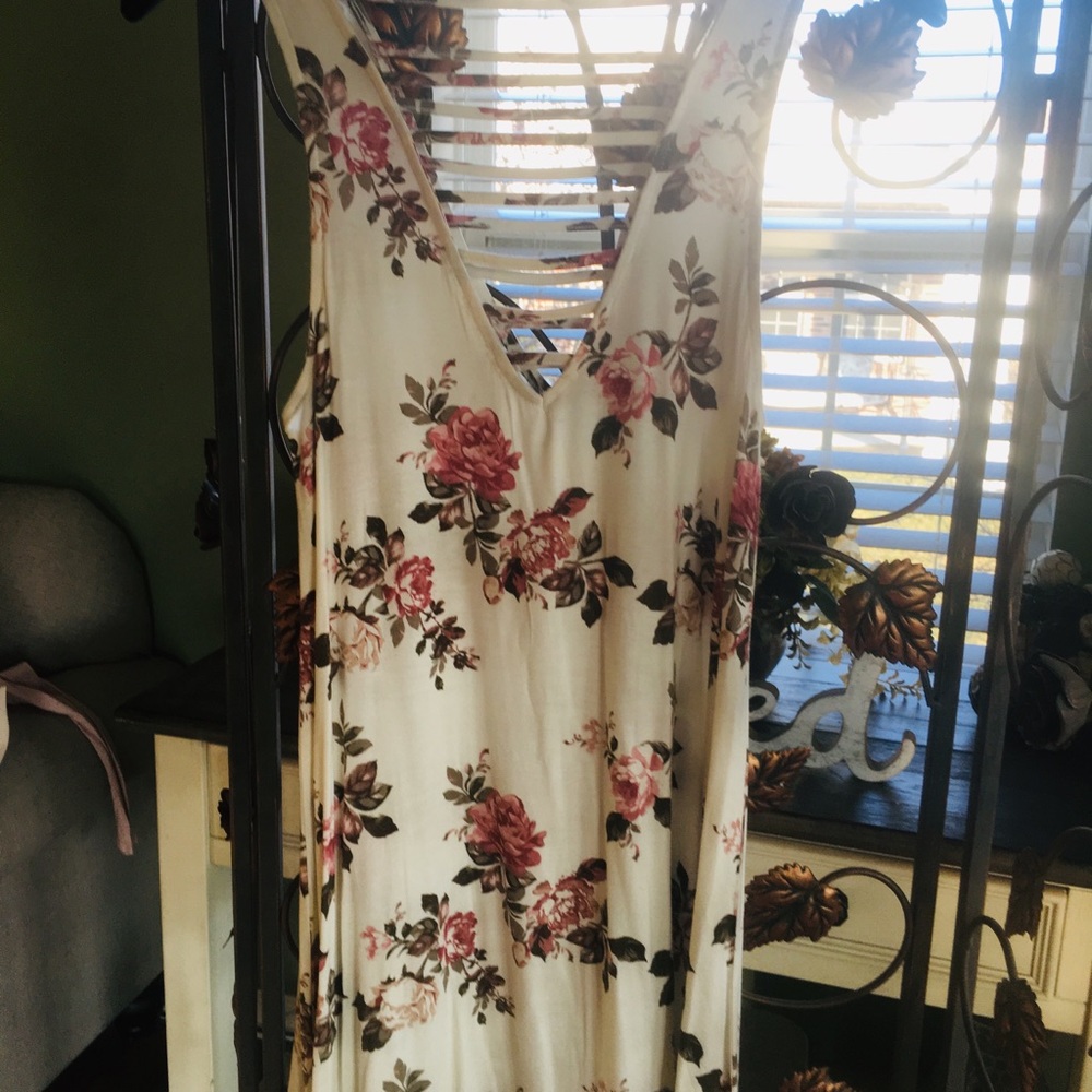 Dress - Picture 3 of 5